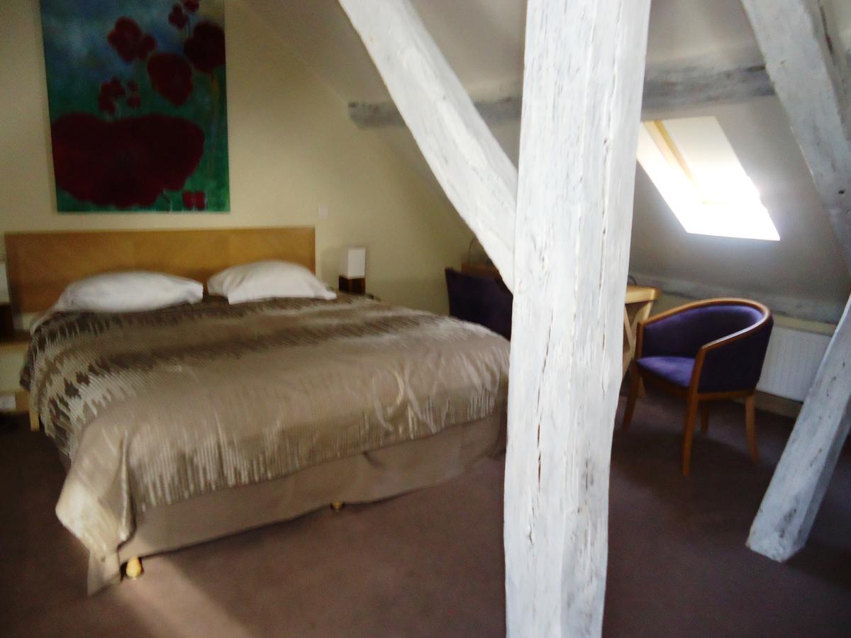 Hotel Le Parc Marly-le-Roi Pokoj fotografie